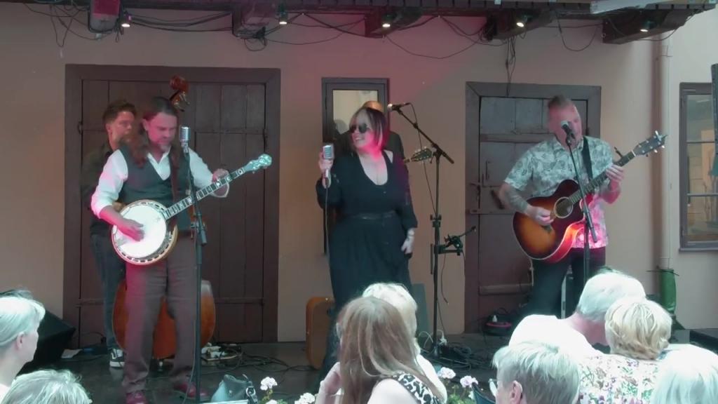 Kultur på innergården - på scenen Whitewater string band - 02 Jul 18:45 - 21:13