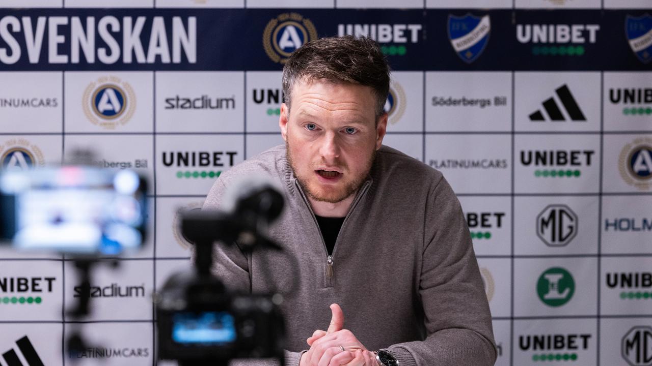 
        Presskonferensen efter bortasegern mot IFK Norrköping
      